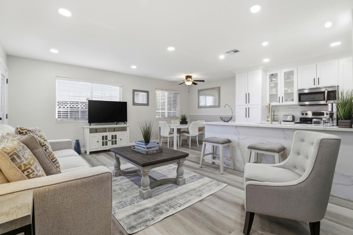 Detail Gallery Image 8 of 26 For 812 Blossom Hill Rd #2,  San Jose,  CA 95123 - 2 Beds | 1 Baths