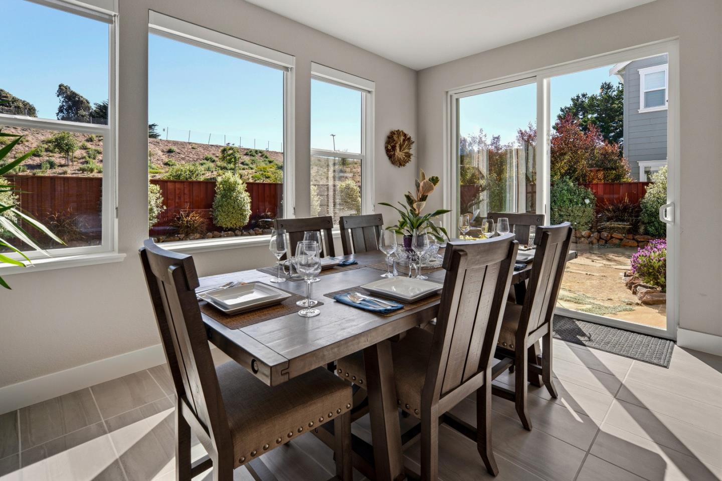 Detail Gallery Image 10 of 44 For 266 Sandy Gulch Dr, Marina,  CA 93933 - 3 Beds | 2/1 Baths