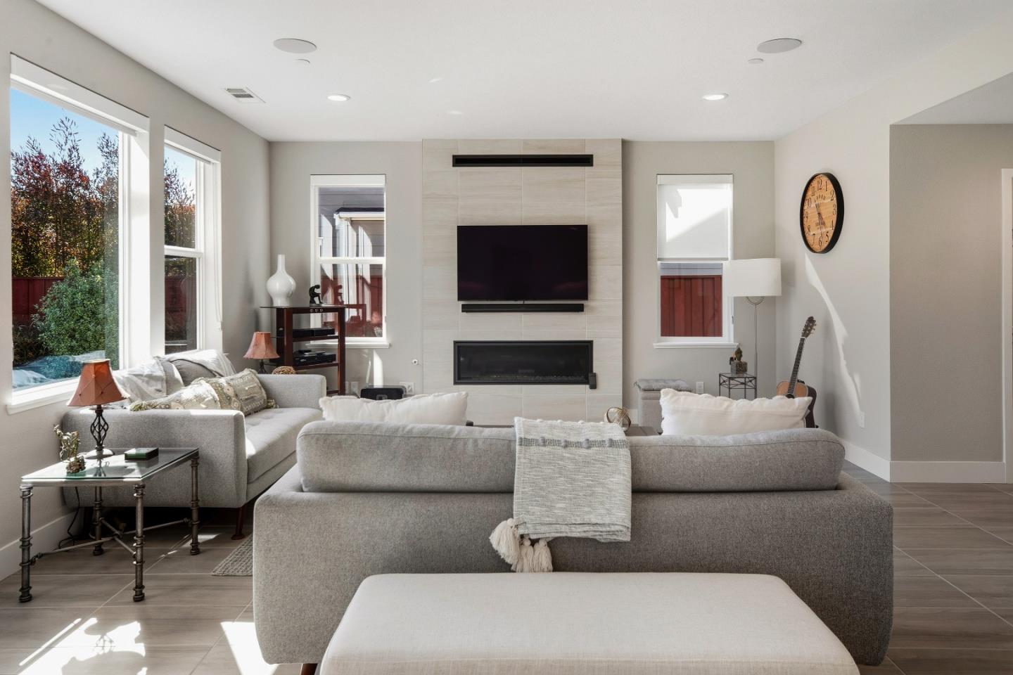 Detail Gallery Image 14 of 44 For 266 Sandy Gulch Dr, Marina,  CA 93933 - 3 Beds | 2/1 Baths