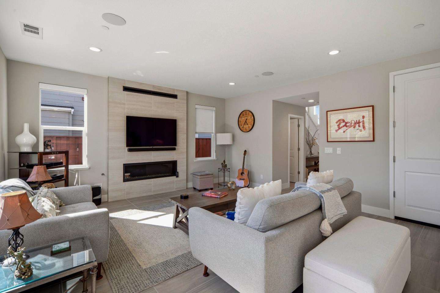 Detail Gallery Image 16 of 44 For 266 Sandy Gulch Dr, Marina,  CA 93933 - 3 Beds | 2/1 Baths