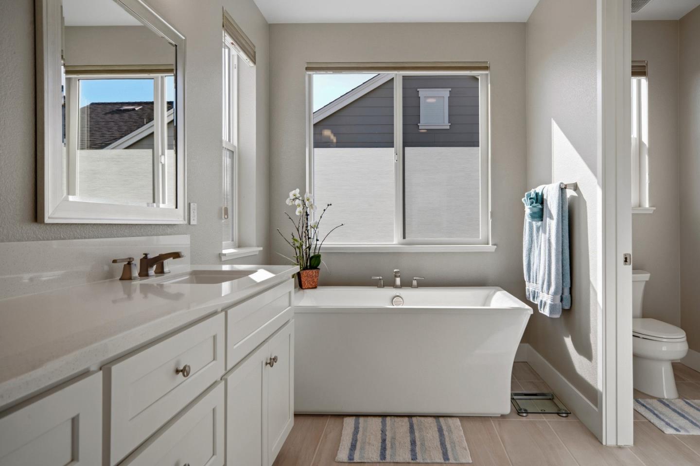 Detail Gallery Image 32 of 44 For 266 Sandy Gulch Dr, Marina,  CA 93933 - 3 Beds | 2/1 Baths