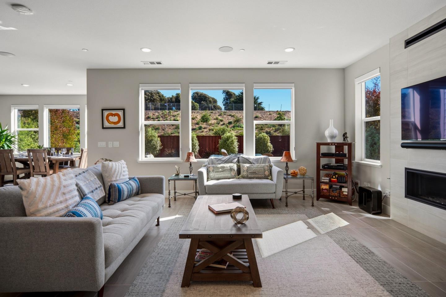 Detail Gallery Image 4 of 44 For 266 Sandy Gulch Dr, Marina,  CA 93933 - 3 Beds | 2/1 Baths