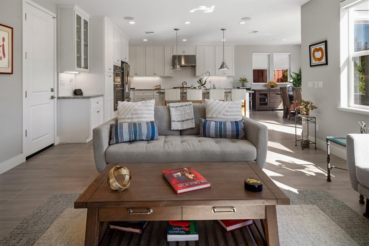 Detail Gallery Image 7 of 44 For 266 Sandy Gulch Dr, Marina,  CA 93933 - 3 Beds | 2/1 Baths