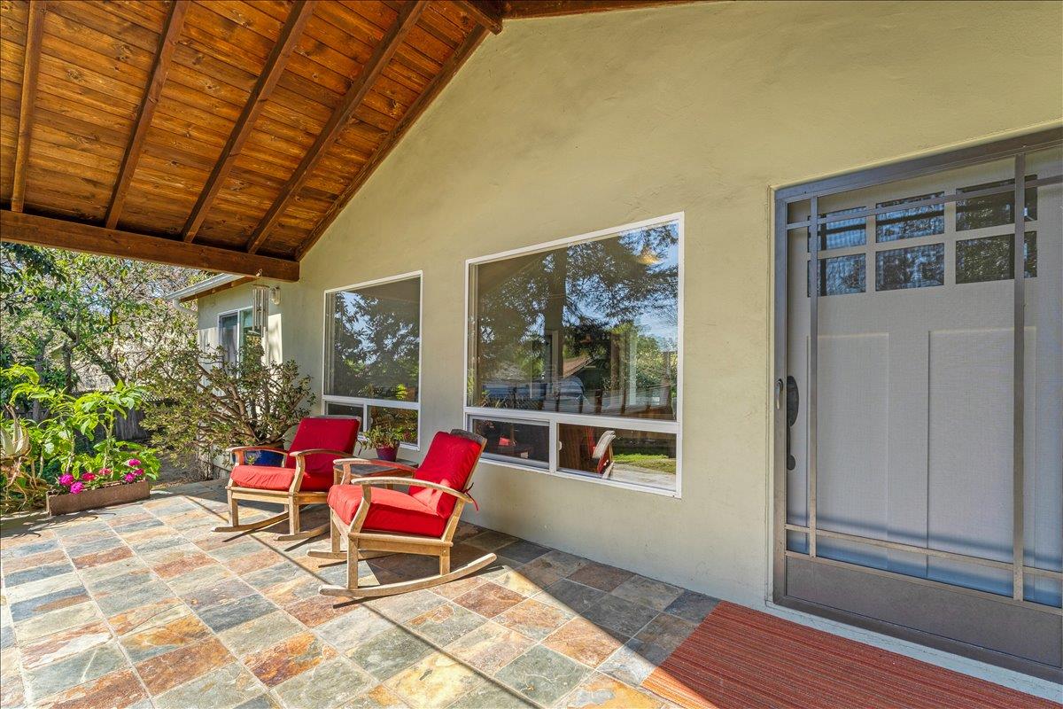 Detail Gallery Image 2 of 45 For 11 Eureka Canyon Rd, Corralitos,  CA 95076 - 3 Beds | 2 Baths