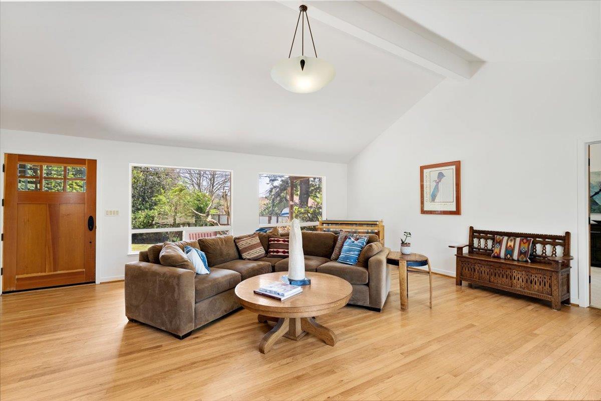 Detail Gallery Image 4 of 45 For 11 Eureka Canyon Rd, Corralitos,  CA 95076 - 3 Beds | 2 Baths