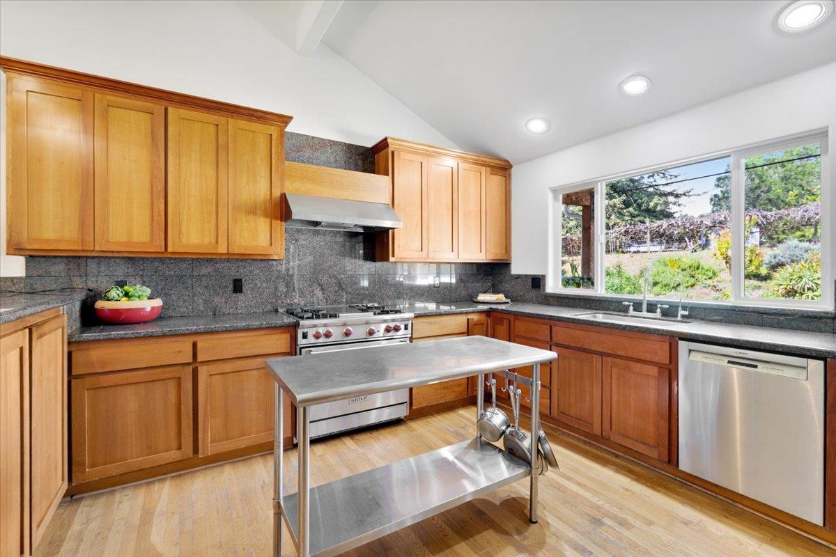 Detail Gallery Image 9 of 45 For 11 Eureka Canyon Rd, Corralitos,  CA 95076 - 3 Beds | 2 Baths