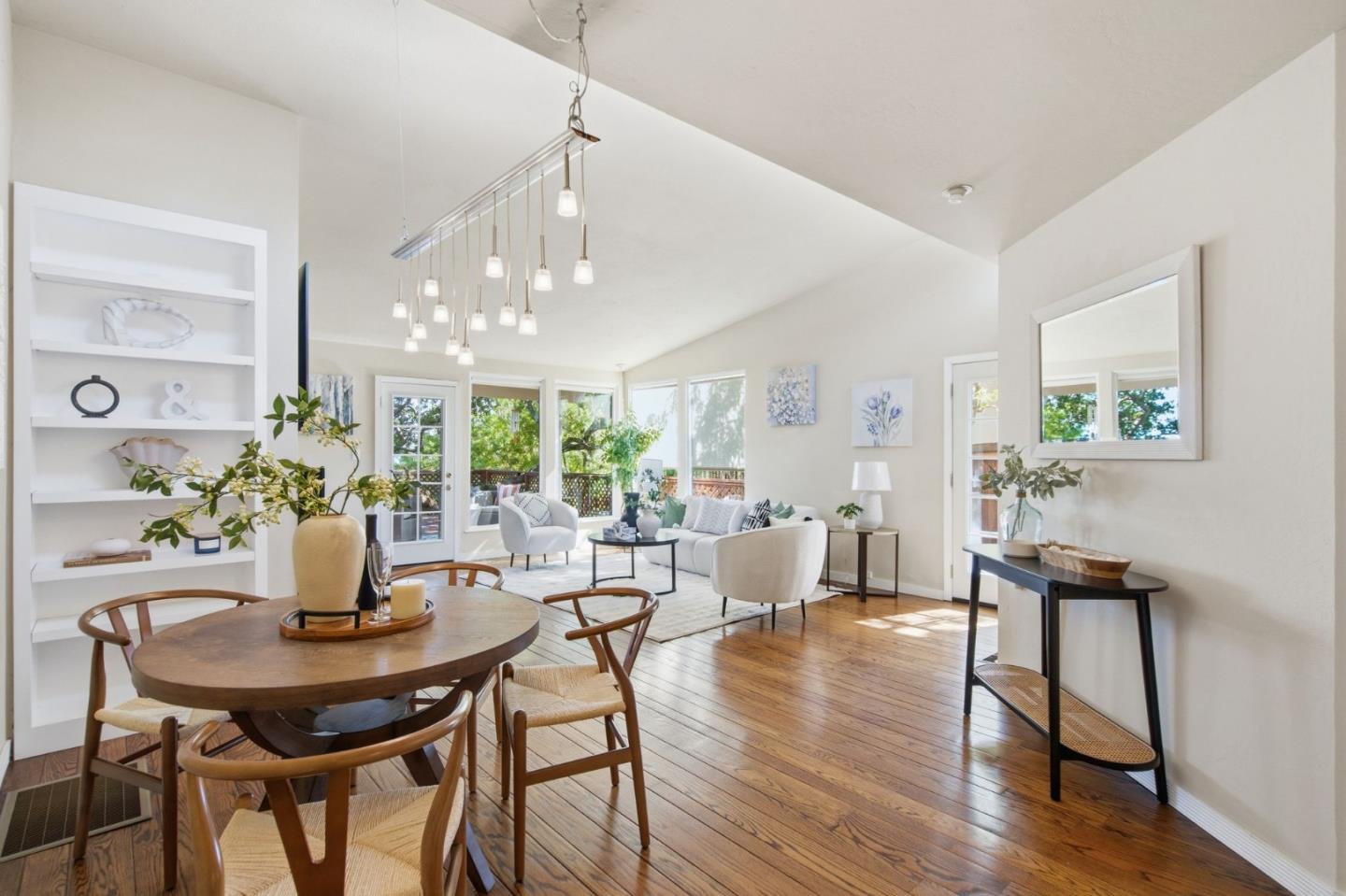 Detail Gallery Image 14 of 44 For 1912 Oak Knoll Dr, Belmont,  CA 94002 - 3 Beds | 2 Baths