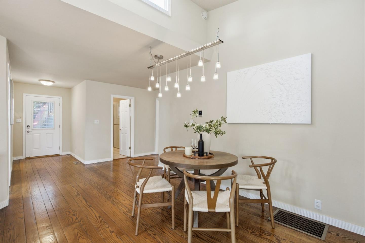 Detail Gallery Image 15 of 44 For 1912 Oak Knoll Dr, Belmont,  CA 94002 - 3 Beds | 2 Baths