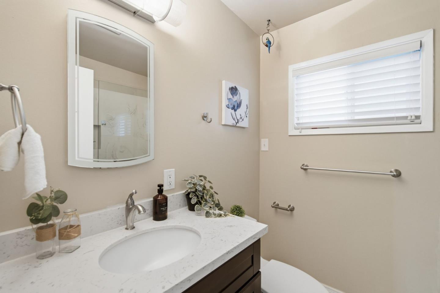 Detail Gallery Image 19 of 44 For 1912 Oak Knoll Dr, Belmont,  CA 94002 - 3 Beds | 2 Baths
