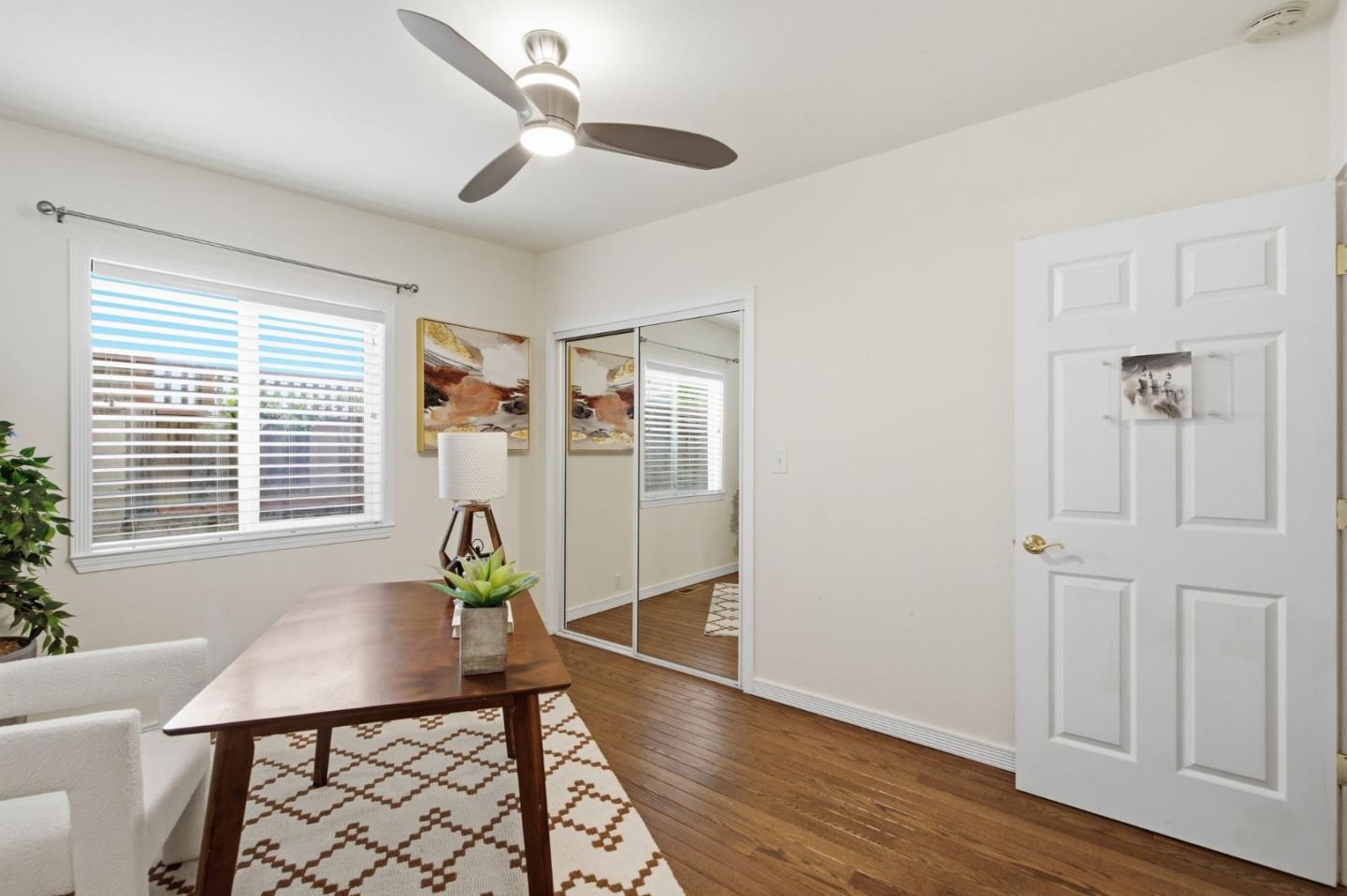 Detail Gallery Image 22 of 44 For 1912 Oak Knoll Dr, Belmont,  CA 94002 - 3 Beds | 2 Baths