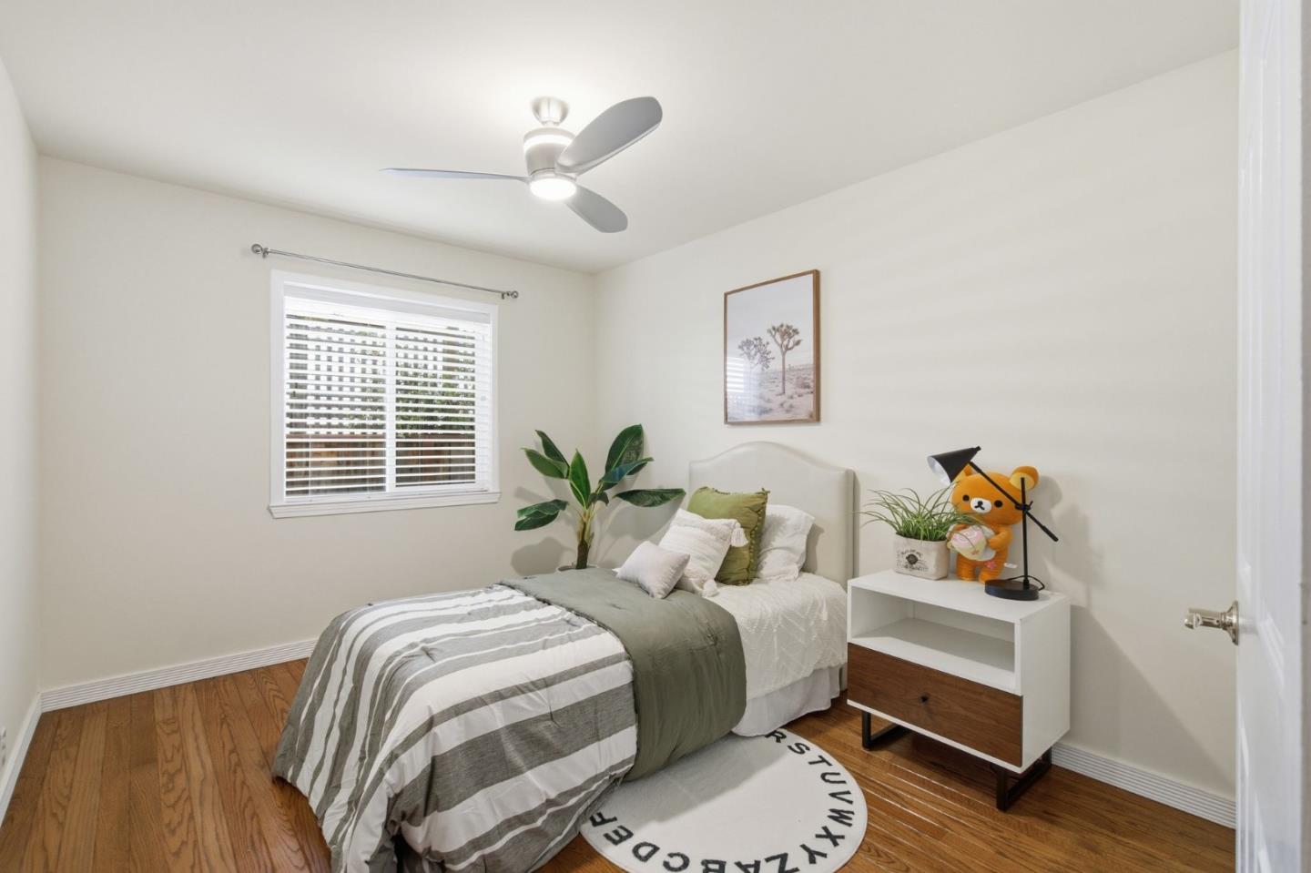 Detail Gallery Image 24 of 44 For 1912 Oak Knoll Dr, Belmont,  CA 94002 - 3 Beds | 2 Baths