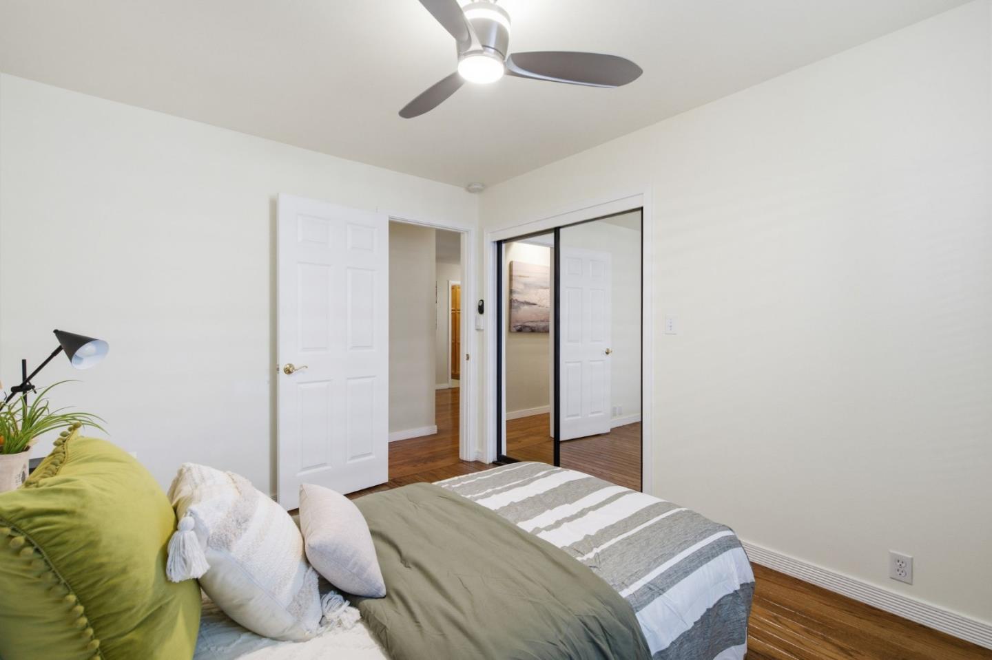 Detail Gallery Image 25 of 44 For 1912 Oak Knoll Dr, Belmont,  CA 94002 - 3 Beds | 2 Baths