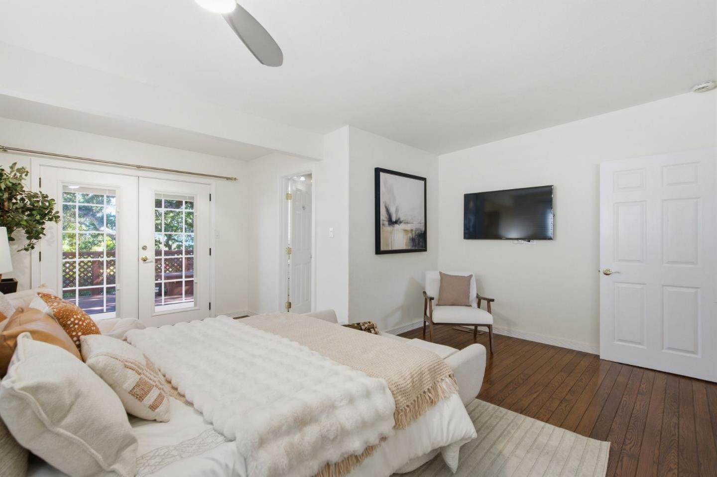 Detail Gallery Image 28 of 44 For 1912 Oak Knoll Dr, Belmont,  CA 94002 - 3 Beds | 2 Baths