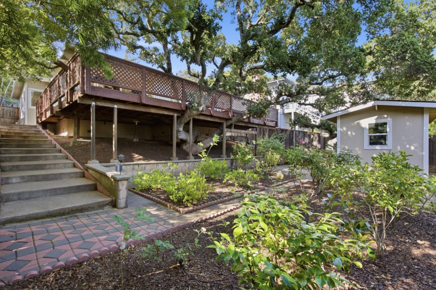 Detail Gallery Image 38 of 44 For 1912 Oak Knoll Dr, Belmont,  CA 94002 - 3 Beds | 2 Baths