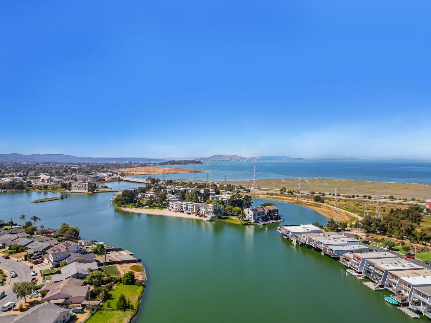 Detail Gallery Image 25 of 30 For 508 Fathom Dr, San Mateo,  CA 94404 - 1 Beds | 2 Baths