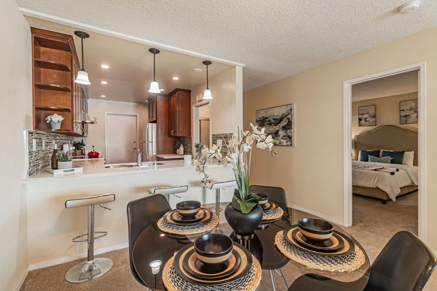 Detail Gallery Image 6 of 30 For 508 Fathom Dr, San Mateo,  CA 94404 - 1 Beds | 2 Baths