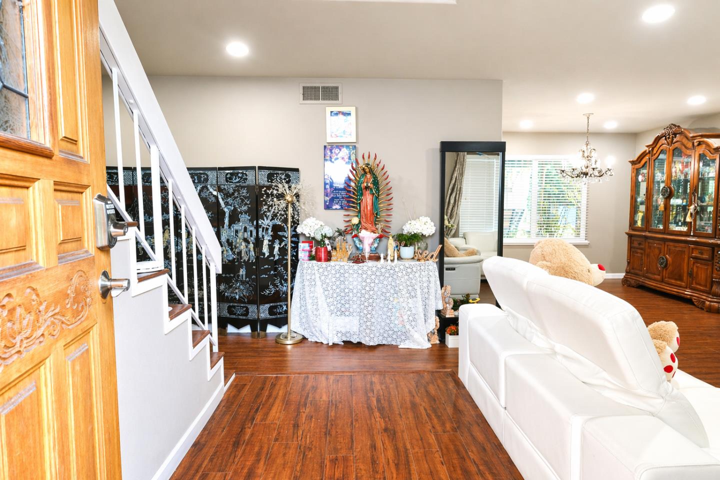 Detail Gallery Image 9 of 42 For 5076 Cineraria Ct, San Jose,  CA 95111 - 4 Beds | 2/1 Baths