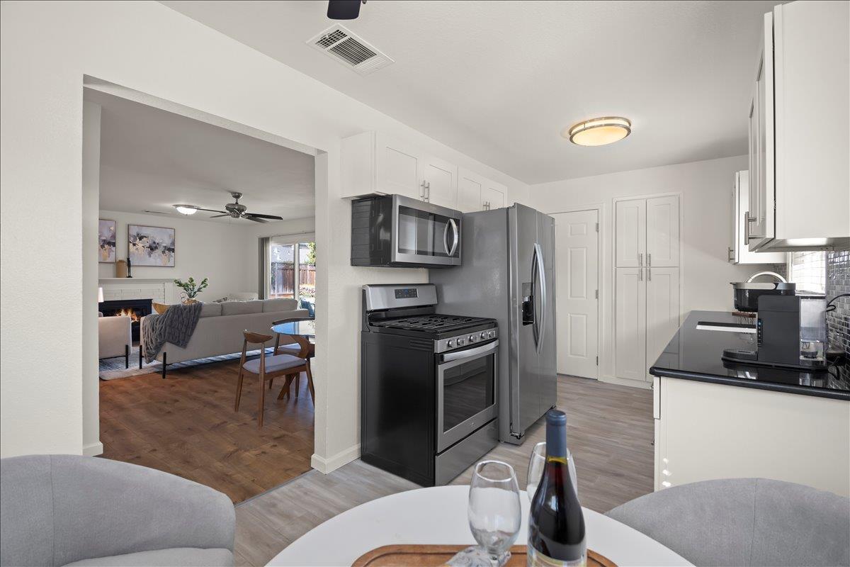 Detail Gallery Image 12 of 28 For 5159 Elester Dr, San Jose,  CA 95124 - 3 Beds | 2 Baths