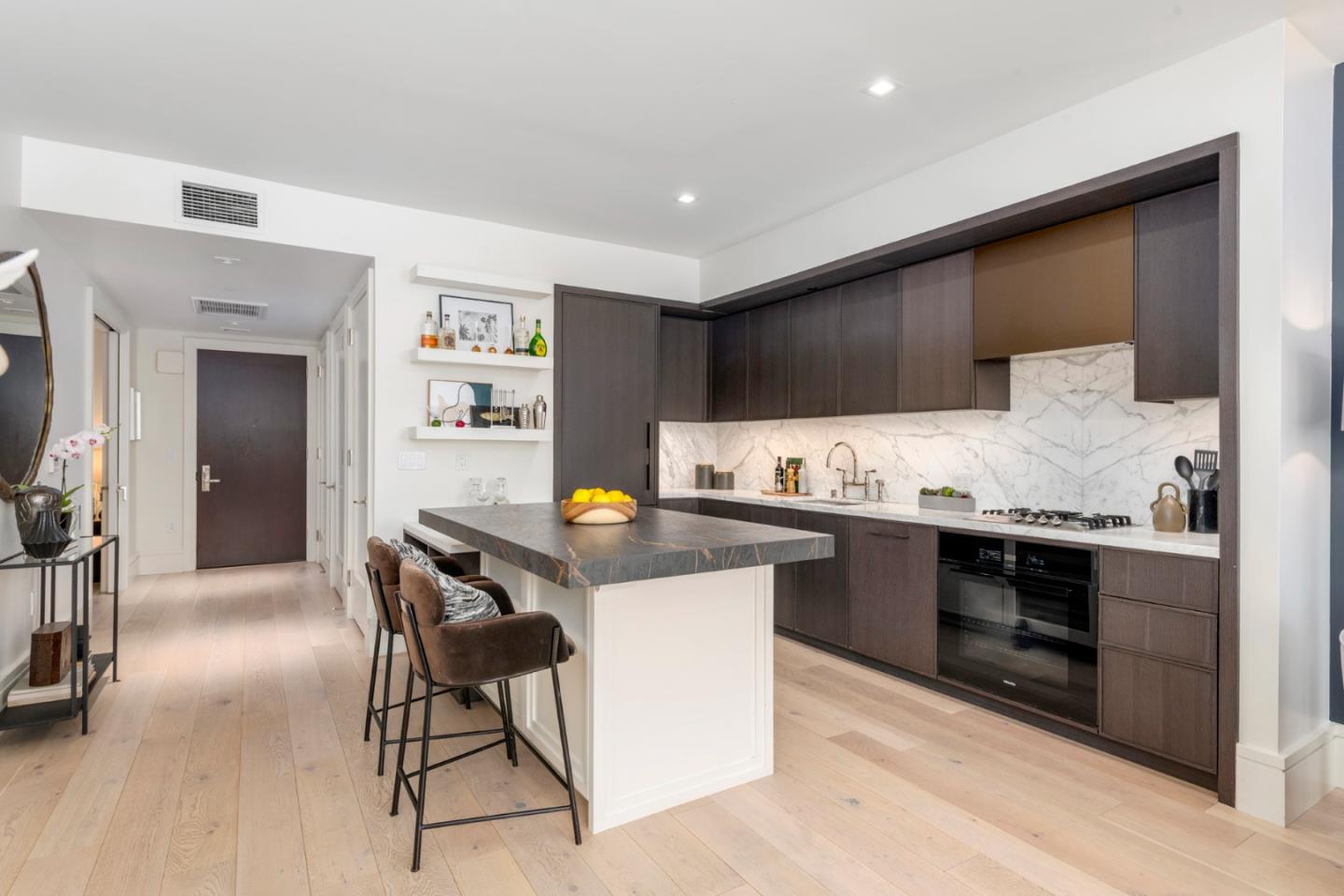 Detail Gallery Image 7 of 36 For Union St,  San Francisco,  CA 94123 - 1 Beds | 1 Baths