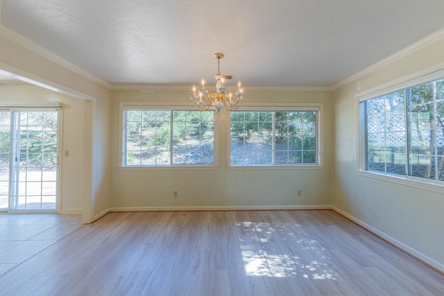 Detail Gallery Image 10 of 36 For 17967 Berta Canyon Rd, Salinas,  CA 93907 - 4 Beds | 3 Baths