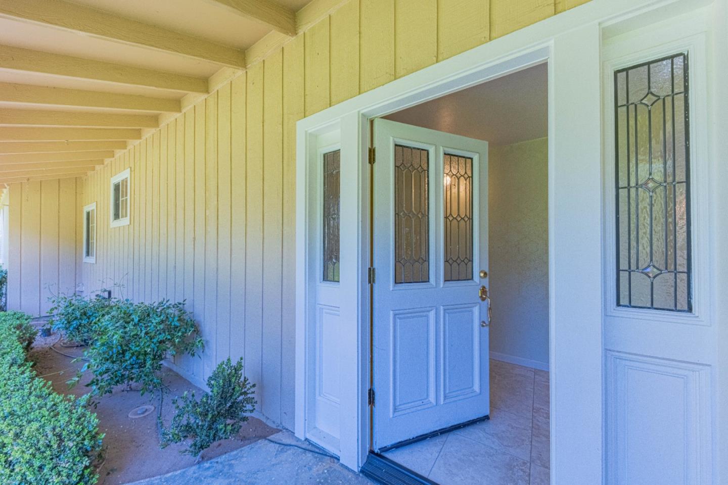 Detail Gallery Image 2 of 36 For 17967 Berta Canyon Rd, Salinas,  CA 93907 - 4 Beds | 3 Baths