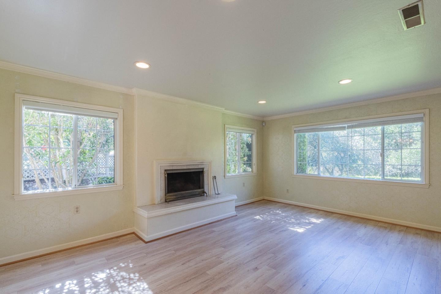 Detail Gallery Image 4 of 36 For 17967 Berta Canyon Rd, Salinas,  CA 93907 - 4 Beds | 3 Baths