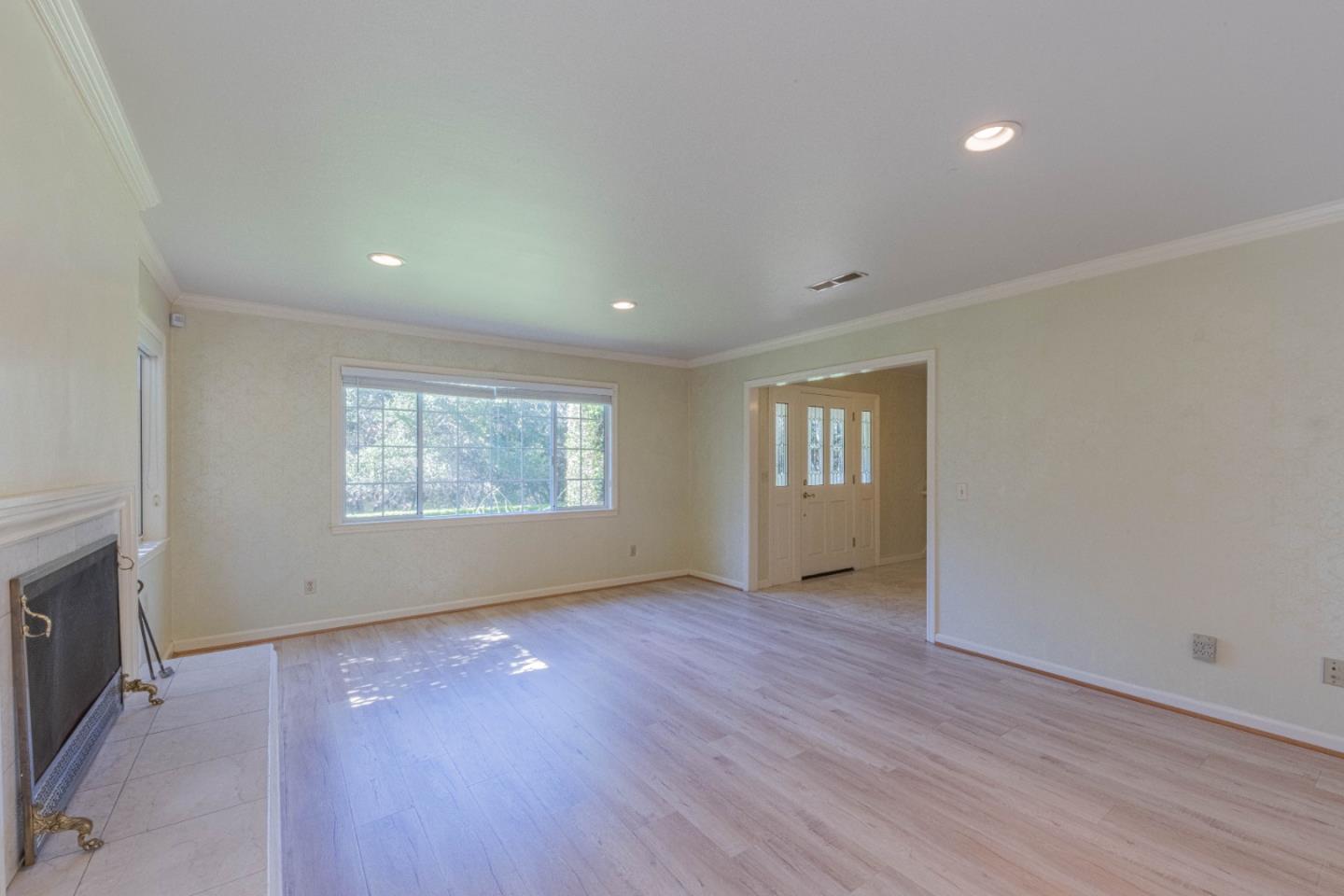 Detail Gallery Image 5 of 36 For 17967 Berta Canyon Rd, Salinas,  CA 93907 - 4 Beds | 3 Baths