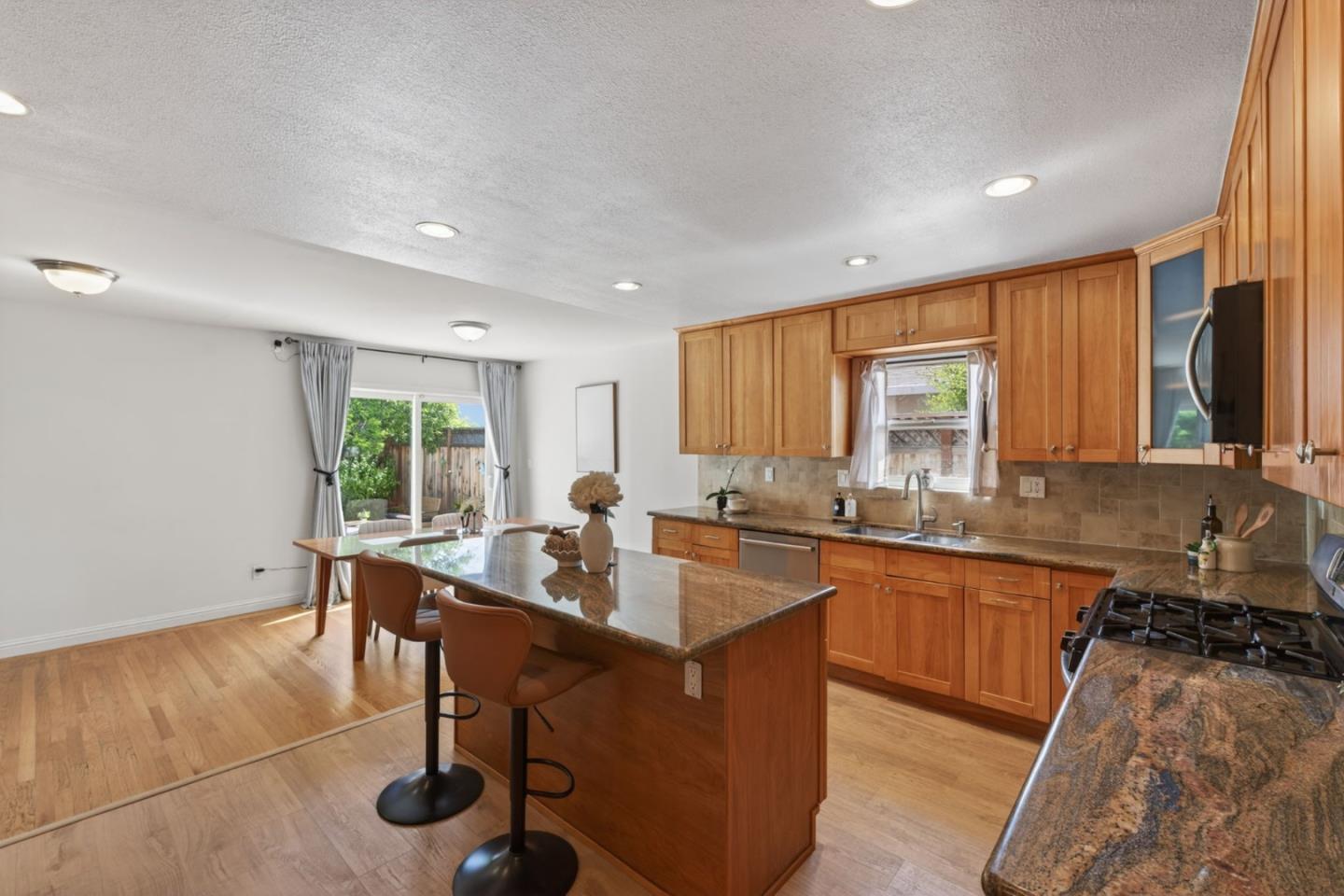 Detail Gallery Image 10 of 27 For 2155 Monterey Ave, Santa Clara,  CA 95051 - 3 Beds | 2 Baths