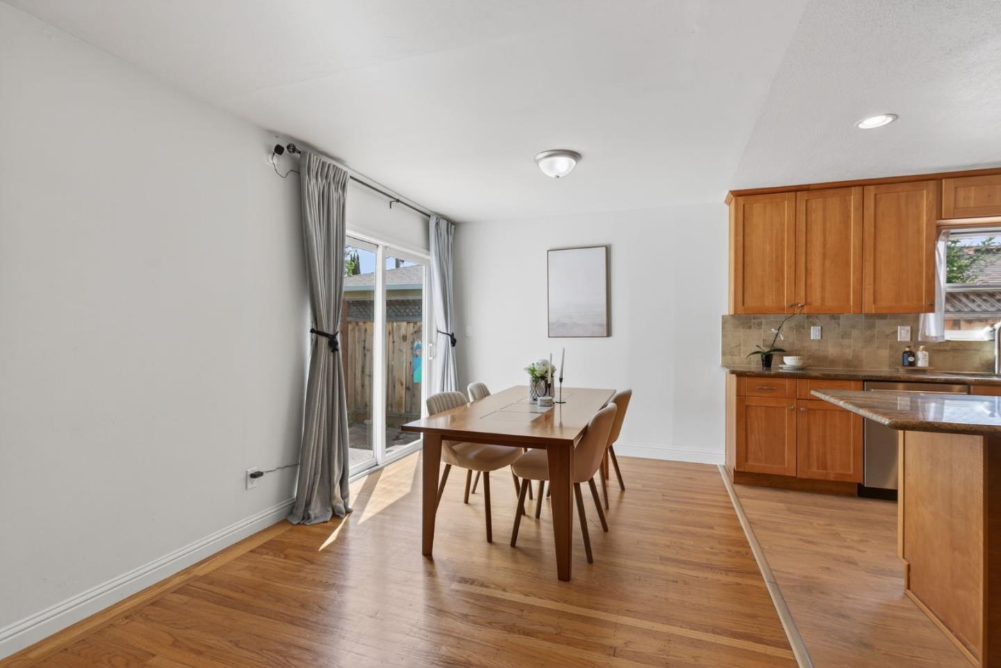 Detail Gallery Image 6 of 27 For 2155 Monterey Ave, Santa Clara,  CA 95051 - 3 Beds | 2 Baths