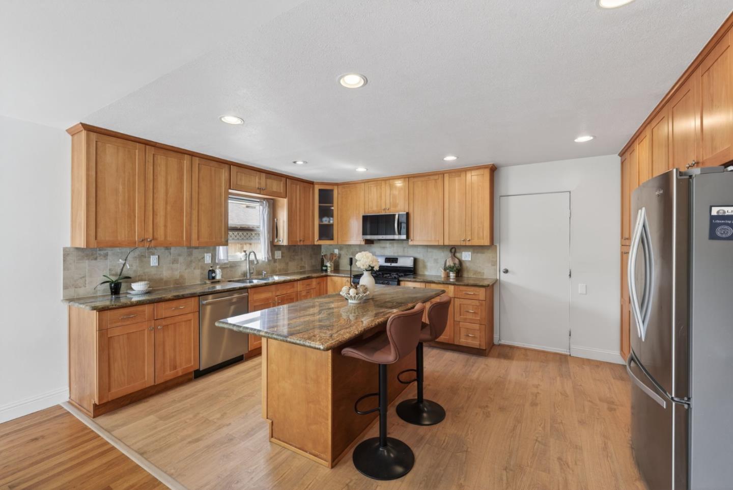 Detail Gallery Image 9 of 27 For 2155 Monterey Ave, Santa Clara,  CA 95051 - 3 Beds | 2 Baths