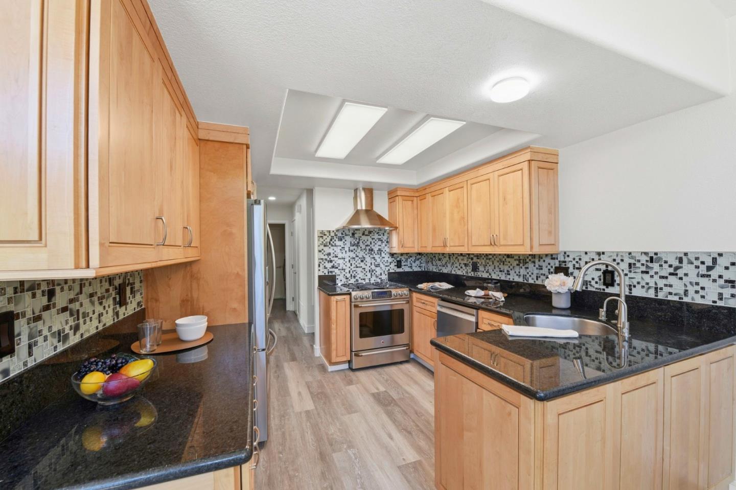 Detail Gallery Image 12 of 38 For 2372 Apsis Ct, San Jose,  CA 95124 - 3 Beds | 2 Baths