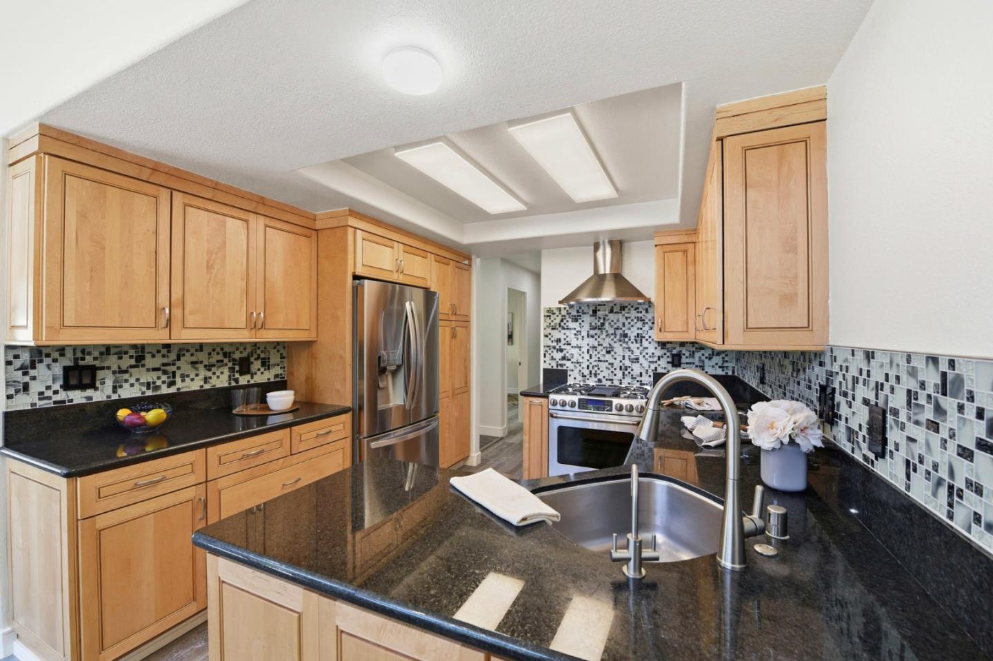 Detail Gallery Image 13 of 38 For 2372 Apsis Ct, San Jose,  CA 95124 - 3 Beds | 2 Baths