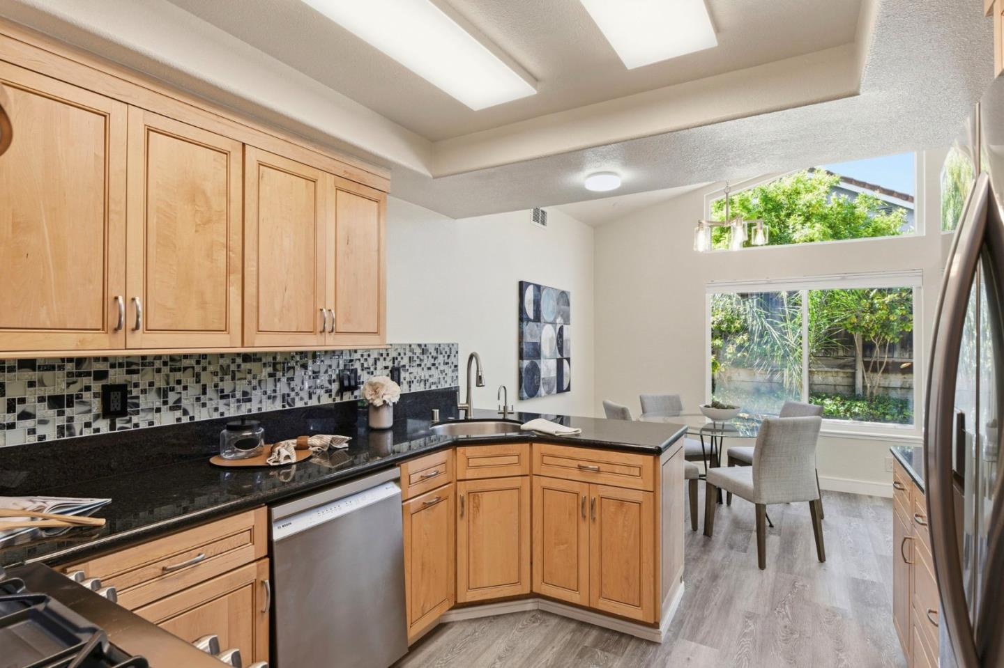 Detail Gallery Image 15 of 38 For 2372 Apsis Ct, San Jose,  CA 95124 - 3 Beds | 2 Baths