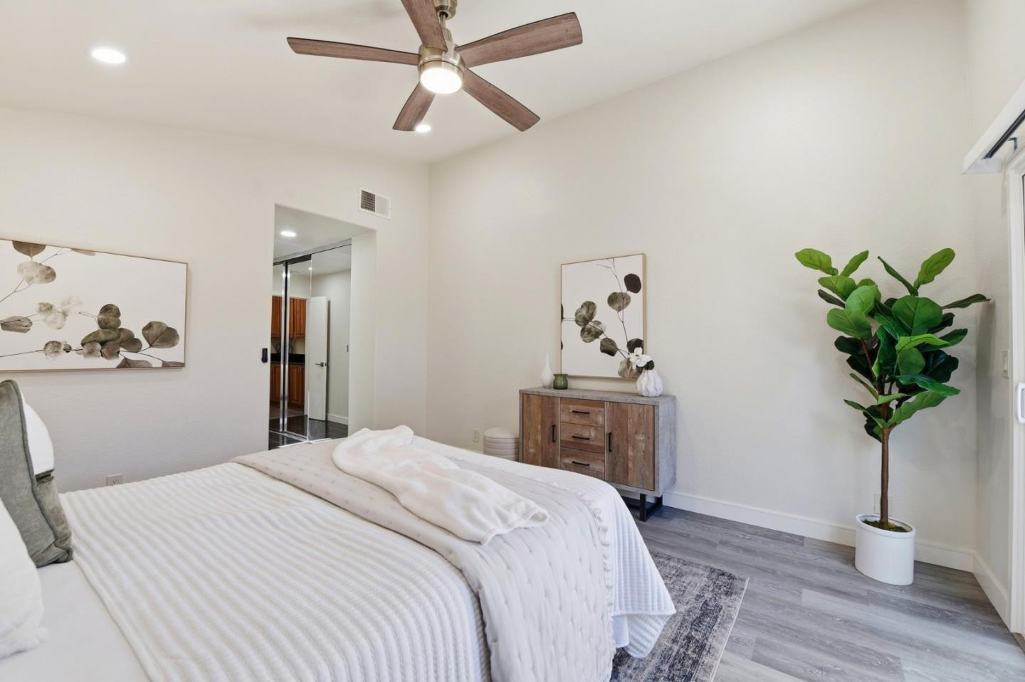 Detail Gallery Image 19 of 38 For 2372 Apsis Ct, San Jose,  CA 95124 - 3 Beds | 2 Baths