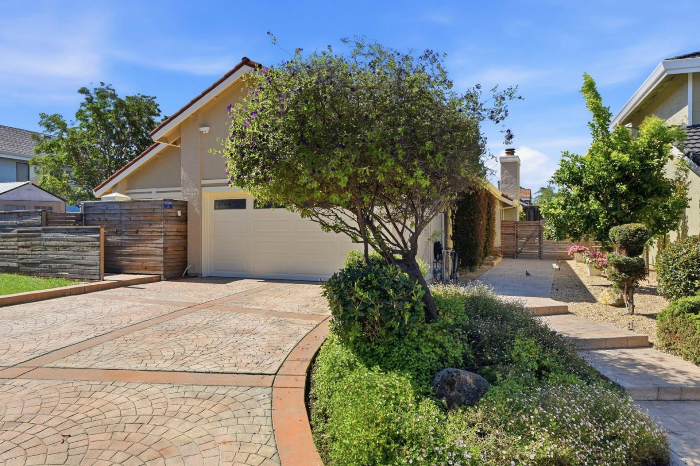 Detail Gallery Image 3 of 38 For 2372 Apsis Ct, San Jose,  CA 95124 - 3 Beds | 2 Baths