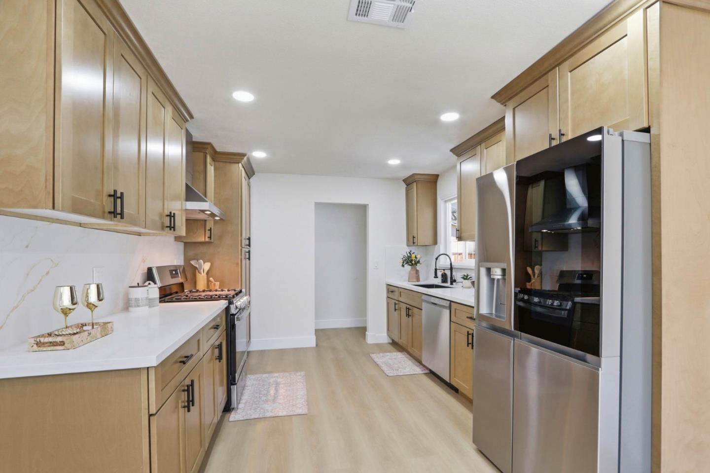 Detail Gallery Image 6 of 28 For 321 Mccovey Ln, San Jose,  CA 95127 - 3 Beds | 2 Baths