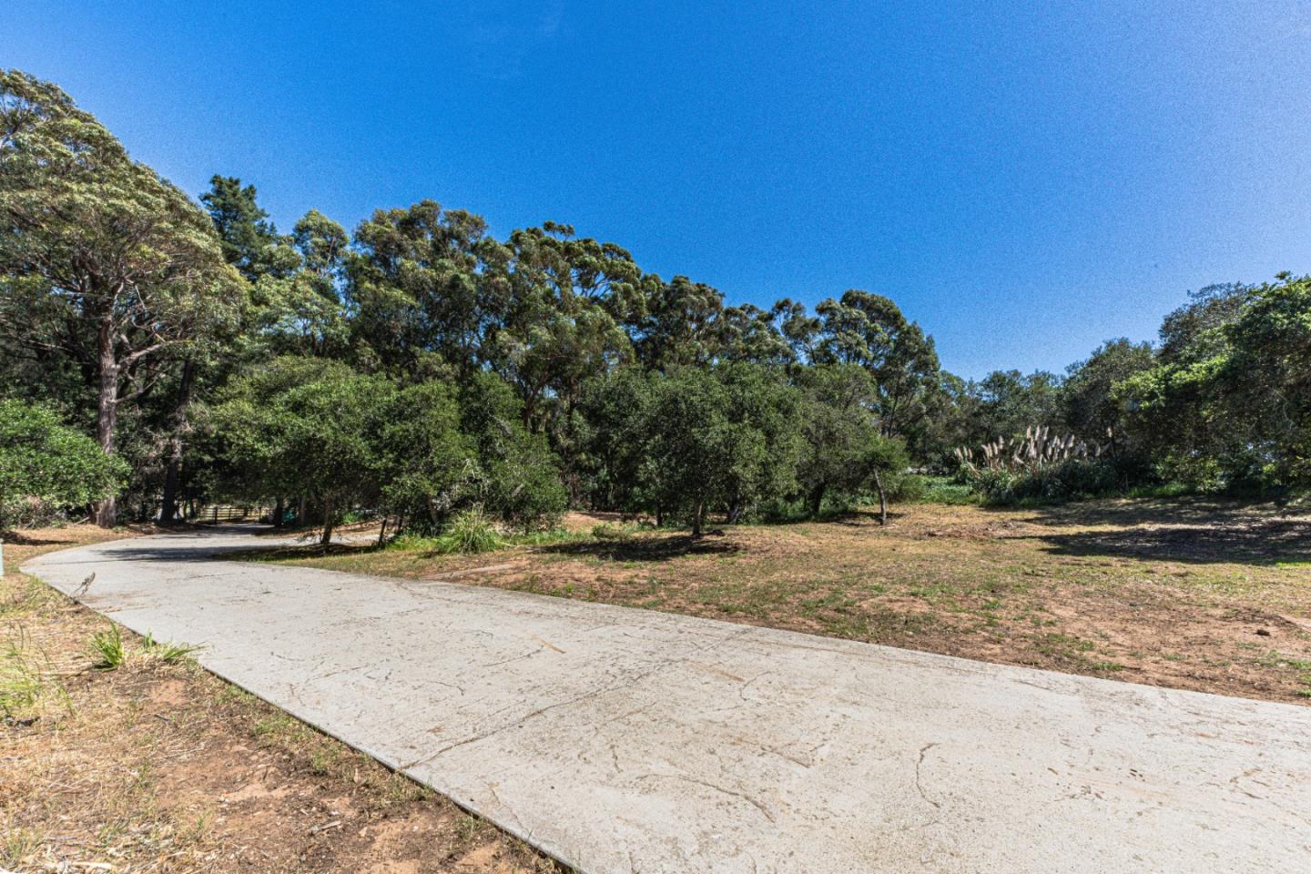 Detail Gallery Image 5 of 14 For 7010 Valle Pacifico Rd, Salinas,  CA 93907 - – Beds | – Baths