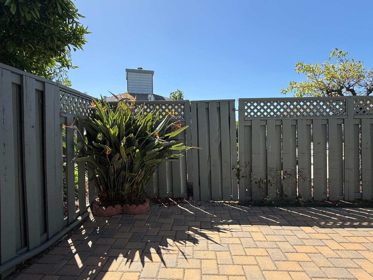 Detail Gallery Image 20 of 26 For 972 Diaz Ln, Foster City,  CA 94404 - 2 Beds | 2 Baths