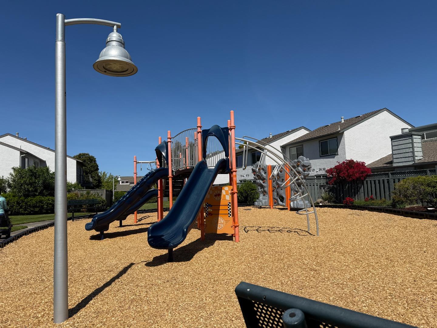 Detail Gallery Image 25 of 26 For 972 Diaz Ln, Foster City,  CA 94404 - 2 Beds | 2 Baths