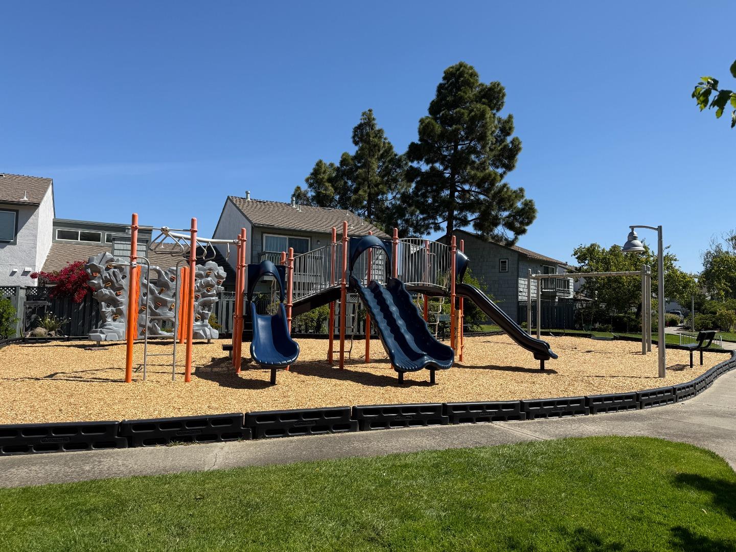 Detail Gallery Image 26 of 26 For 972 Diaz Ln, Foster City,  CA 94404 - 2 Beds | 2 Baths