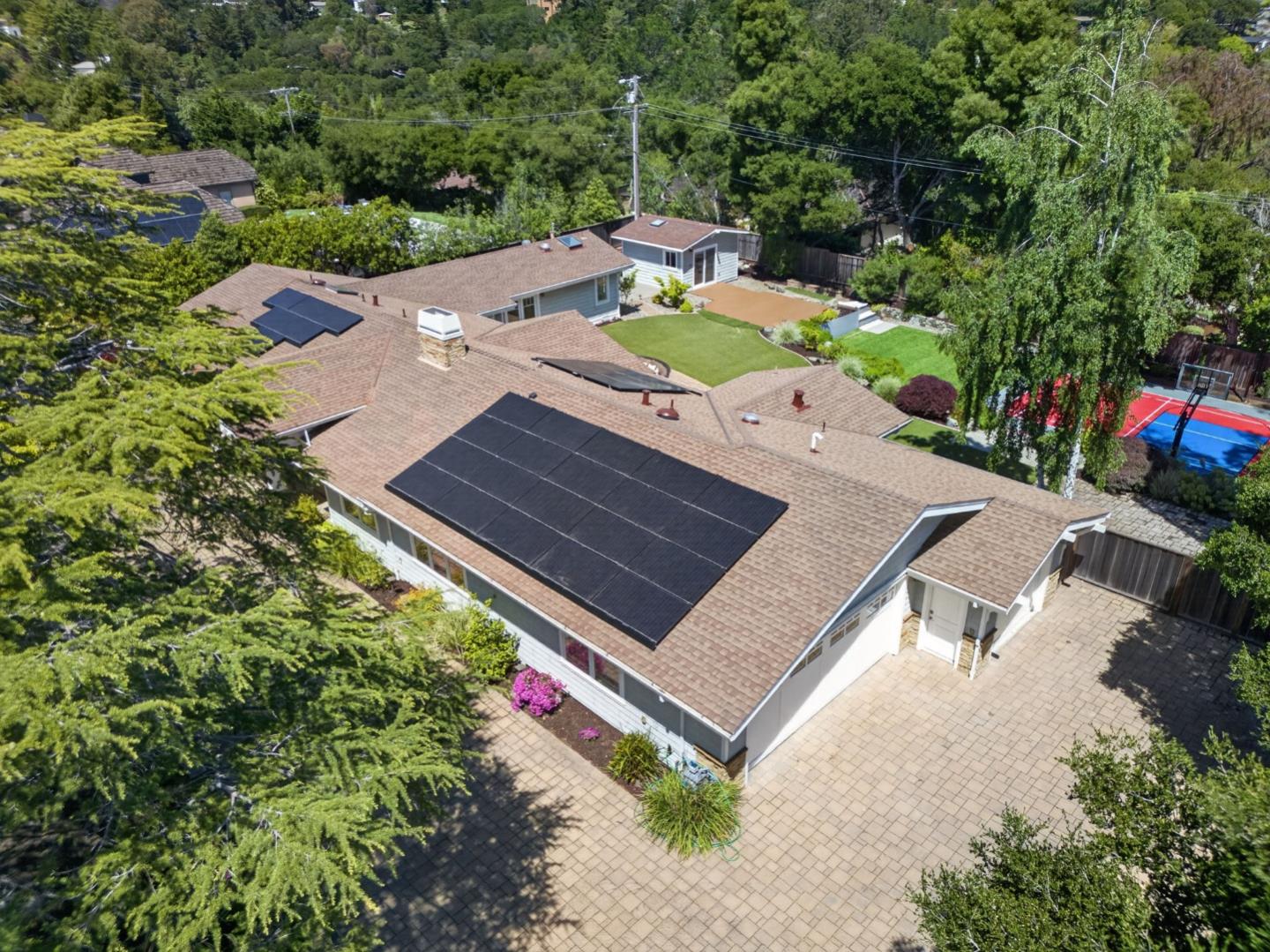 Detail Gallery Image 12 of 99 For 1510 Kingswood Dr, Hillsborough,  CA 94010 - 4 Beds | 4/1 Baths