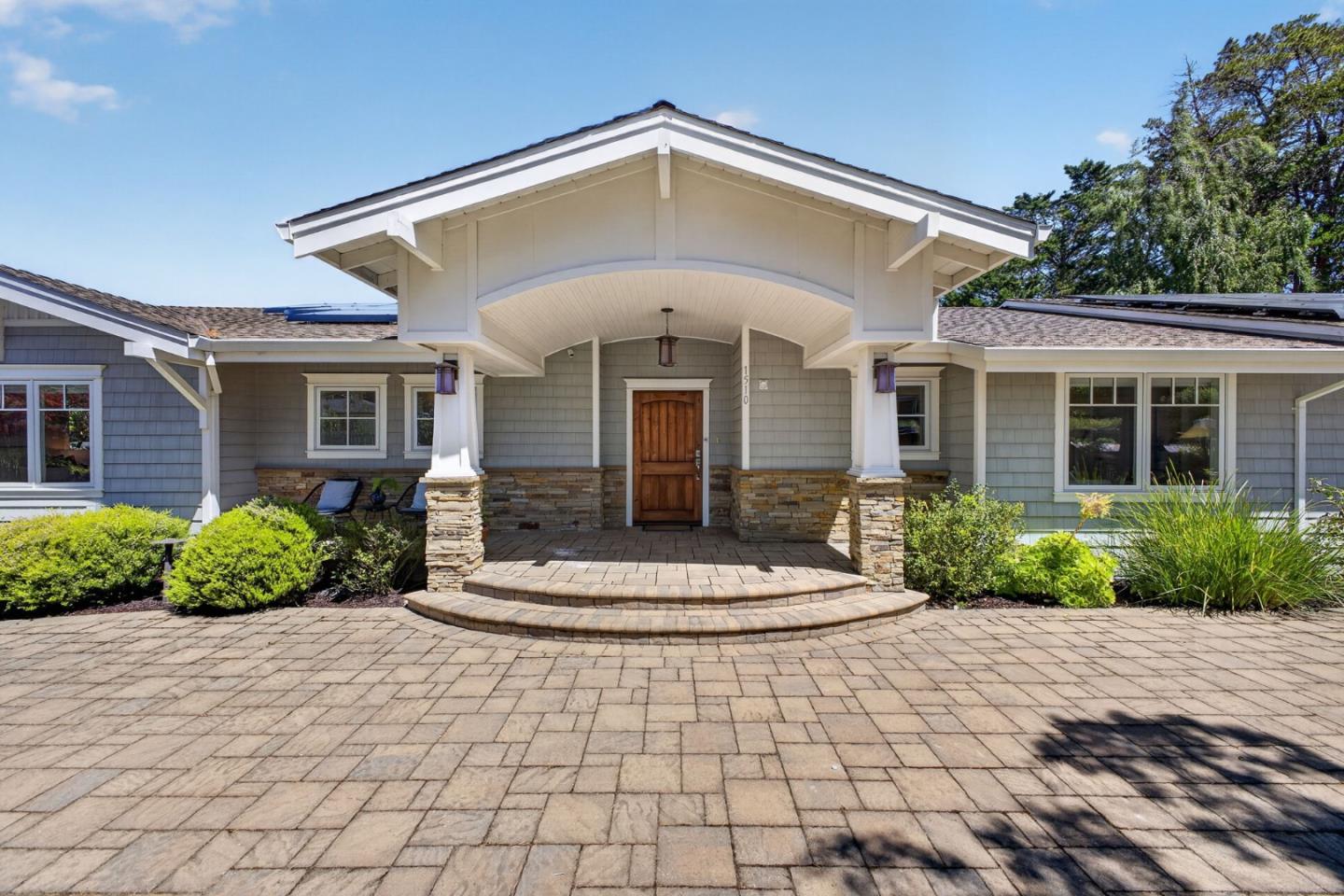 Detail Gallery Image 14 of 99 For 1510 Kingswood Dr, Hillsborough,  CA 94010 - 4 Beds | 4/1 Baths