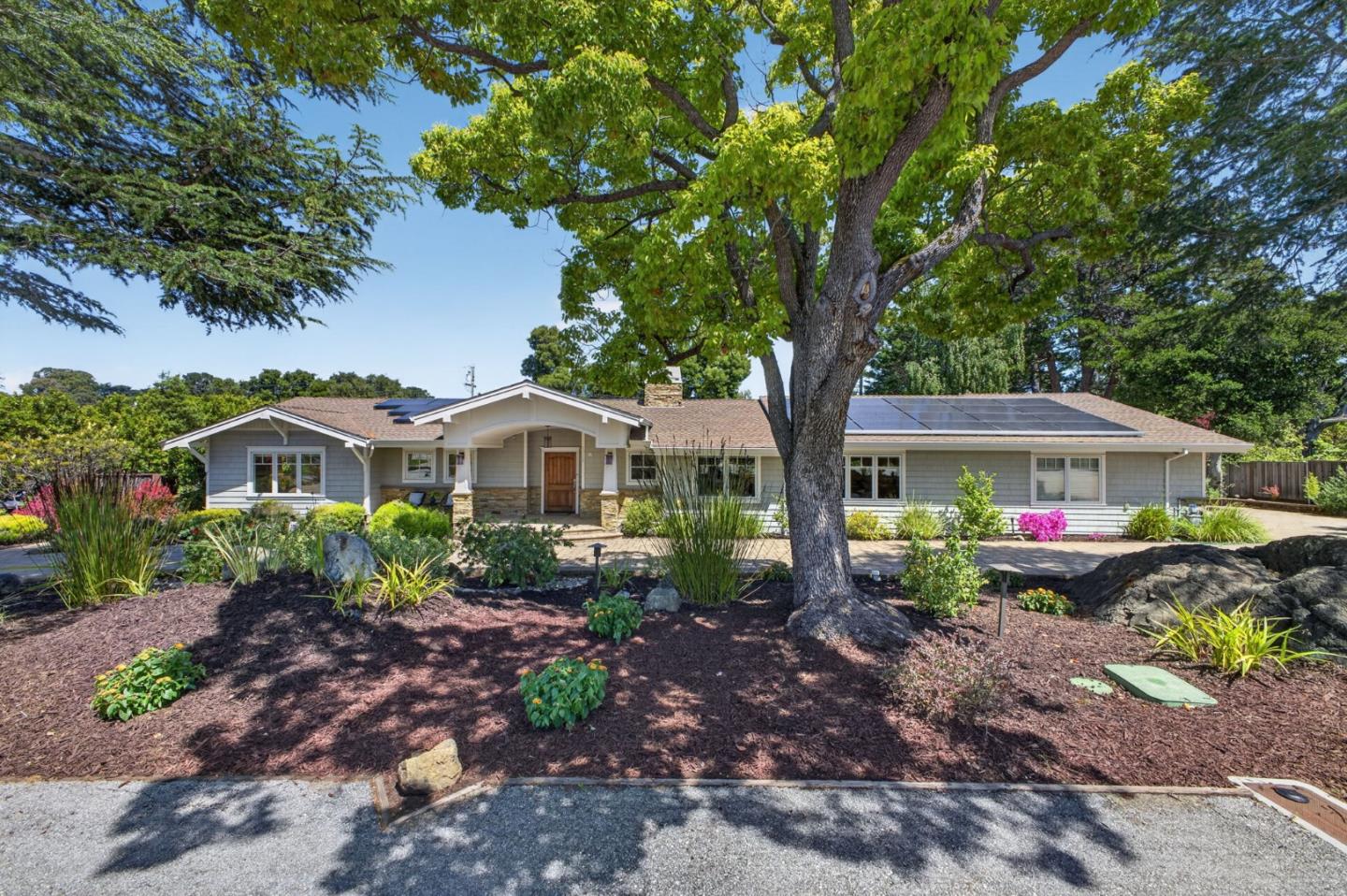 Detail Gallery Image 2 of 99 For 1510 Kingswood Dr, Hillsborough,  CA 94010 - 4 Beds | 4/1 Baths