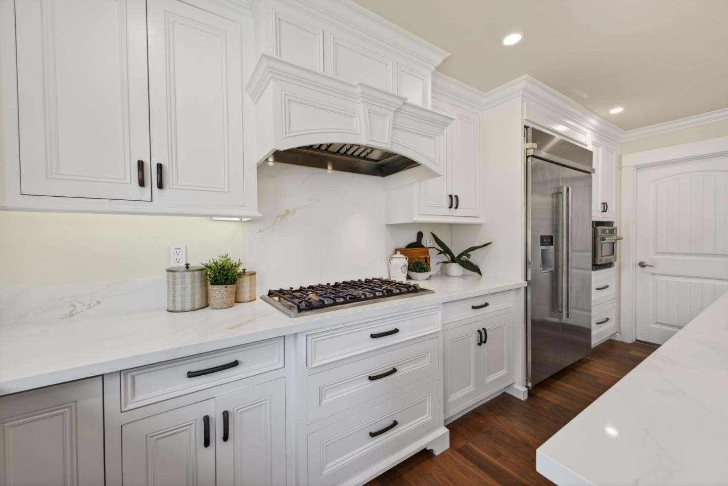 Detail Gallery Image 35 of 99 For 1510 Kingswood Dr, Hillsborough,  CA 94010 - 4 Beds | 4/1 Baths