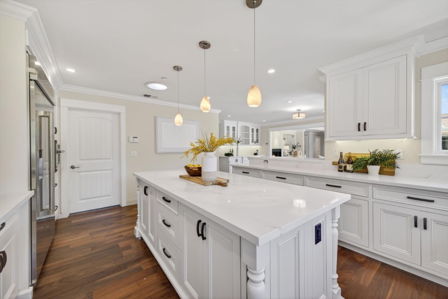 Detail Gallery Image 37 of 99 For 1510 Kingswood Dr, Hillsborough,  CA 94010 - 4 Beds | 4/1 Baths