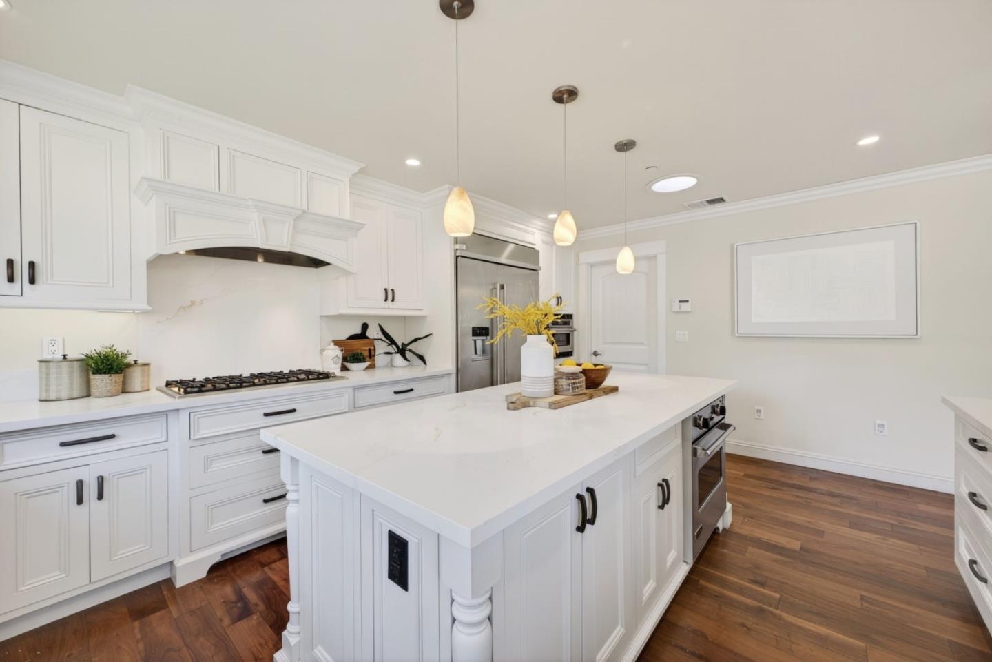 Detail Gallery Image 38 of 99 For 1510 Kingswood Dr, Hillsborough,  CA 94010 - 4 Beds | 4/1 Baths