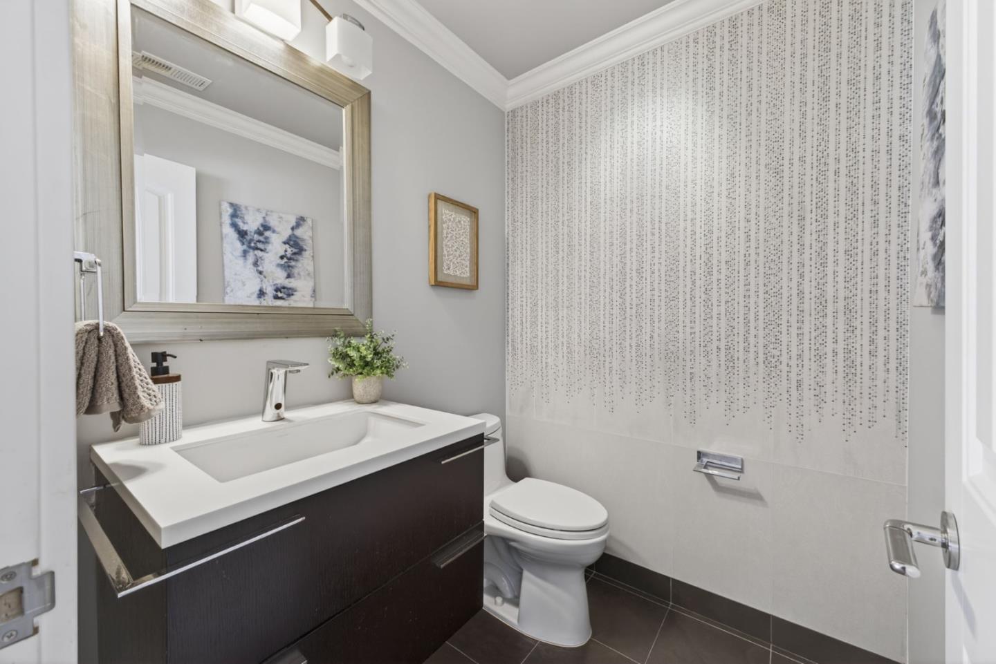 Detail Gallery Image 40 of 99 For 1510 Kingswood Dr, Hillsborough,  CA 94010 - 4 Beds | 4/1 Baths