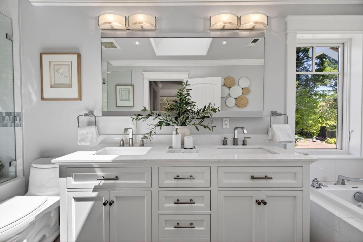 Detail Gallery Image 50 of 99 For 1510 Kingswood Dr, Hillsborough,  CA 94010 - 4 Beds | 4/1 Baths