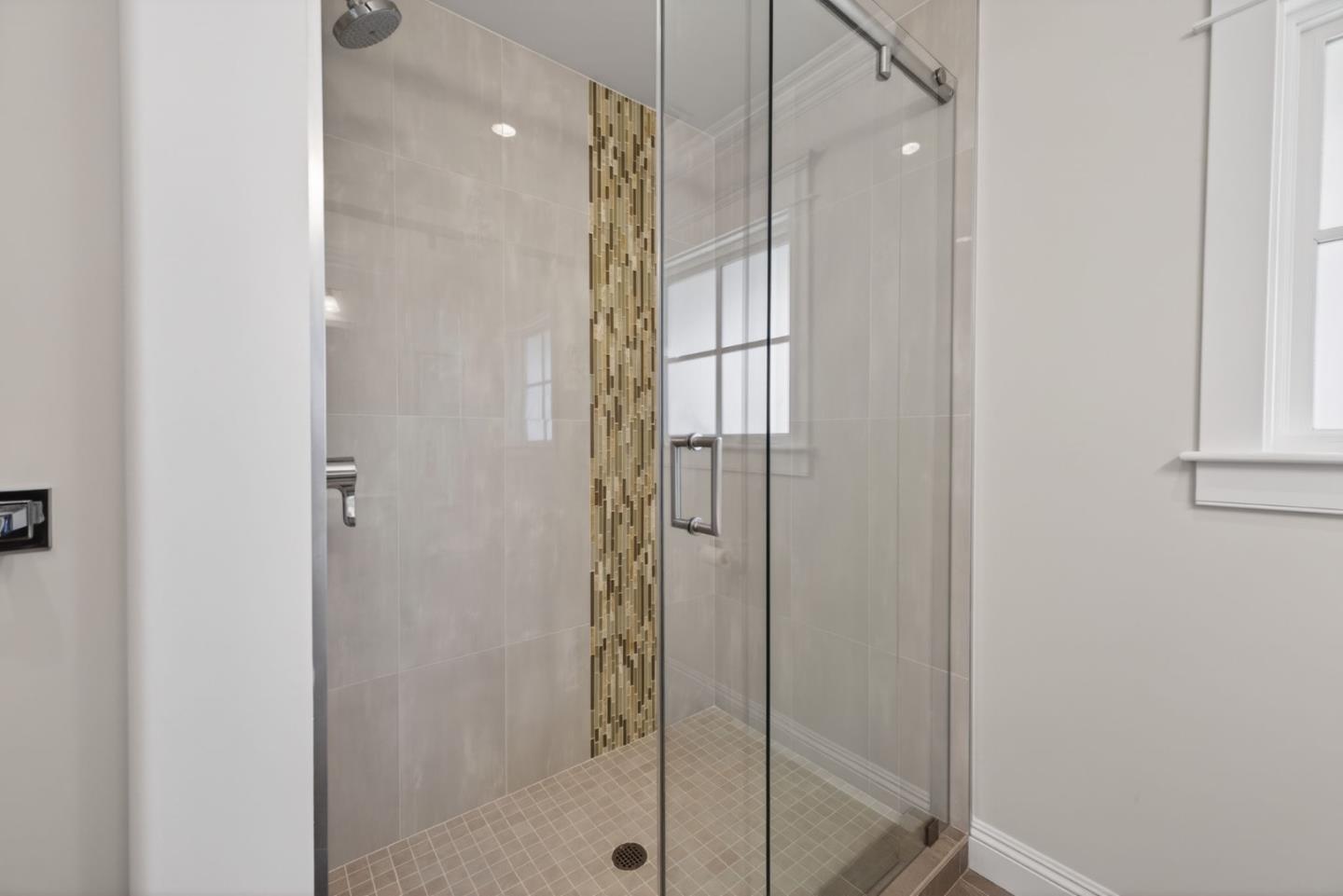 Detail Gallery Image 66 of 99 For 1510 Kingswood Dr, Hillsborough,  CA 94010 - 4 Beds | 4/1 Baths