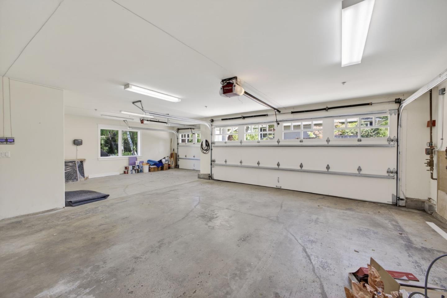 Detail Gallery Image 67 of 99 For 1510 Kingswood Dr, Hillsborough,  CA 94010 - 4 Beds | 4/1 Baths